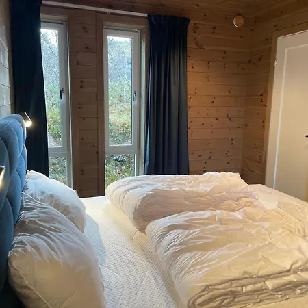 Moderne Storhytte Med 5 Soverom Og 3 Bad