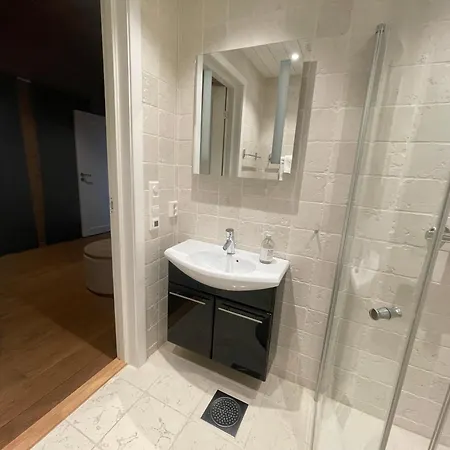 Moderne Storhytte Med 5 Soverom Og 3 Bad 別荘 *